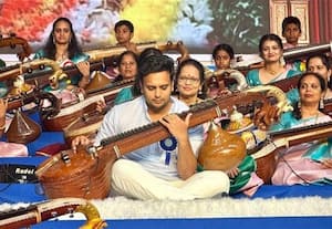  வீணை வாசித்து அசத்திய பா.ஜ., - எம்.பி., யதுவீர்