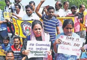  இடைநிலை ஆசிரியர்கள் 25வது நாளாக போராட்டம் மறியல் செய்த 1,060 பேர் கைது