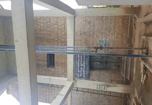  தொட்டியில் செயல்படும் நுாலகத்தில் வாசகர்கள்