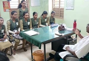  கால்நடை மருத்துவமனையை பார்வையிட்ட தோட்டக்கலைத்துறை மாணவியர்