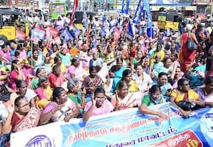  சத்துணவு ஊழியர்கள் மறியல்: 370 பேர் கைது