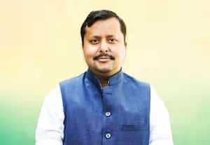  ஆங்கிலத்தில் 'நபின்': ஹிந்தியில் 'நவின்'