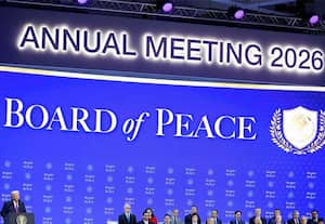 அதிபர் டிரம்ப் VS கனடா பிரதமர் கார்னி; அமைதி வாரியத்தில் சேர விடுத்த அழைப்பு வாபஸ்