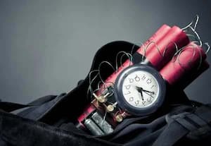 ஆமதாபாத், நொய்டாவில் பல பள்ளிகளுக்கு வெடிகுண்டு மிரட்டல்: சோதனை தீவிரம்