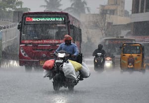 தமிழகத்தில் நாளை 9 மாவட்டங்களில் கனமழை பெய்ய வாய்ப்பு: வானிலை மையம் தகவல்