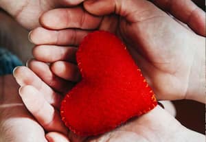 தானம் பெற்ற இதயத்துடன் 25 ஆண்டுகளாக வாழும் பெண்; அரிதான நிகழ்வு குறித்து சுவாரஸ்ய தகவல்