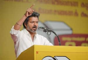 தீயசக்தி, ஊழல் சக்தி இருவரும் தமிழகத்தை ஆளக்கூடாது: விஜய்