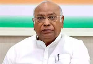 மாநில அரசுக்கு தொந்தரவு அளிக்க கவர்னர்களை பயன்படுத்துவதா? கார்கே காட்டம்