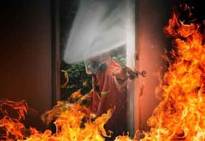 ஹைதராபாத்தில் பர்னிச்சர் கடையில் பயங்கரத் தீ; இரு குழந்தைகள் உள்பட 6 பேர் பலி