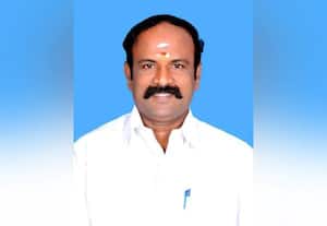  அ.தி.மு.க.,  'மாஜி' தி.மு.க.,வில் ஐக்கியம்