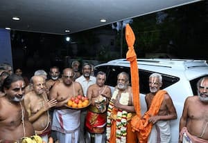  வானமாமலை மடம் ஜீயர் சுவாமிகளுக்கு மதுரையில் பூரண கும்பத்துடன் வரவேற்பு