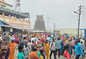  முருகன் கோவிலில் குவிந்த பக்தர்கள்: 3 நாட்களுக்கு ஆட்டோ செல்ல தடை