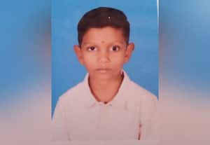  கொடியை பார்த்து நாடுகளின் பெயர்களை கூறும் சிறுவன்