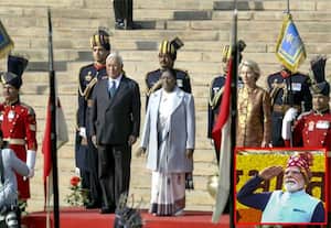 குடியரசு தின விழா கொண்டாட்டம்; டில்லியில் தேசியக்கொடி ஏற்றினார் ஜனாதிபதி திரவுபதி முர்மு