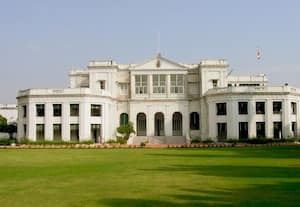  கவர்னர் மாளிகையில் குடியரசு தின தேநீர் விருந்து ஆளும் கட்சி புறக்கணிப்பு; எதிர்க்கட்சிகள் பங்கேற்பு