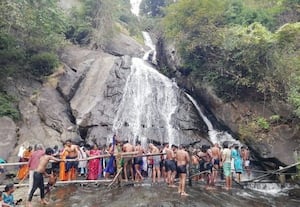  ஆழியாறில் திரண்ட சுற்றுலா பயணியர்