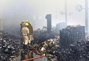 மேற்கு வங்கத்தில் சோகம்; தானிய கிடங்கில் தீ விபத்து: 8 பேர் உடல் கருகி பலி