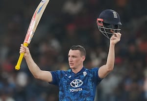 கோப்பை வென்றது இங்கிலாந்து * 136 ரன் விளாசிய ஹாரி புரூக்