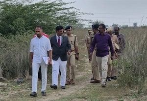  போலீசார் மீது நாட்டு வெடிகுண்டு வீசிய வழக்கு;  மதுரை பிரபல ரவுடி மீது போலீஸ் 'என்கவுன்டர்'