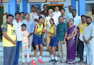 கூடைப்பந்து போட்டியில்  சாதித்த என்.எஸ்.வி.வி. பள்ளி மாணவிகள்