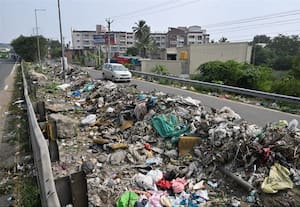 சென்னை :புகார்பெட்டி;போரூர் சாலையில் குப்பை குவியல்