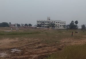  சுற்றுச்சுவர் இல்லாத மல்லாவரம் அரசு பள்ளி