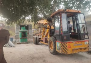  சாலை விரிவாக்க பணிக்காக விநாயகர் கோவில் இடிப்பு