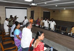  எம்.எல்.ஏ.வை கண்டித்து கோஷம்; நகராட்சியில் பரபரப்பு தி.மு.க., - அ.தி.மு.க., கவுன்சிலர்கள் காரசாரம்