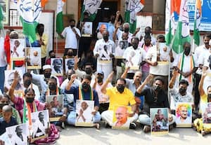  வாயில் கறுப்புத்துணி கட்டி காங்., கட்சியினர் தர்ணா