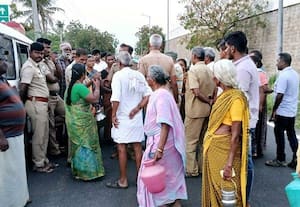  குடிநீர் கேட்டு ரோடு மறியல் முயற்சி