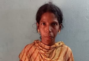  மாமனார் மீது பெட்ரோல் ஊற்றி கொலை செய்ய முயற்சி மருமகள் உள்ளிட்ட 3 பேர் கைது