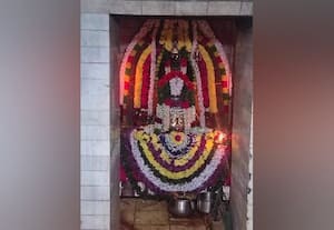  அம்மன் கோவில்களில் சிறப்பு அபிஷேக ஆராதனை