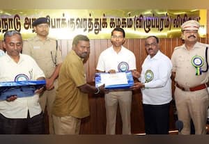  விபத்தின்றி பஸ்களை இயக்கிய டிரைவர்களுக்கு சான்றிதழ்