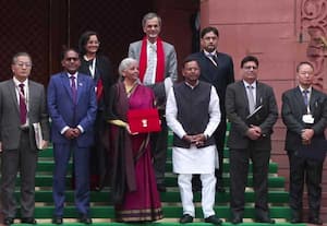 பட்ஜெட் உருவாக்கிய அதிகாரிகள் யார் யார்?