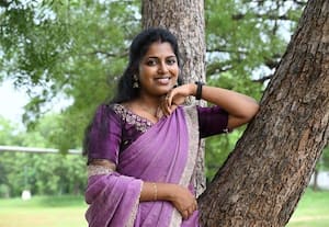 தர்ஷனாவின் பாட்டும் ஒப்பனையும்...