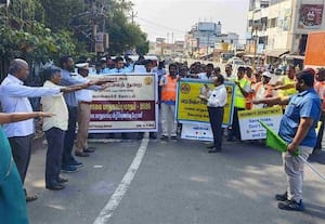  விதிகளை கடைபிடித்து விபத்து தவிர்ப்போம் விழிப்புணர்வு நிகழ்ச்சியில் உறுதியேற்பு
