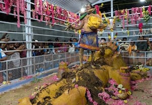  மாசாணியம்மன் கோவிலில் மயான பூஜை திரளான பக்தர்கள் பங்கேற்பு