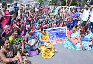  சத்துணவு, அங்கன்வாடி ஊழியர்கள் கைது