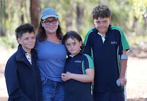  கடலில் தத்தளித்த தாய், தம்பி, தங்கை காப்பாற்றிய 13 வயது ஆஸி., சிறுவன்