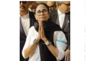  சுப்ரீம் கோர்ட்டில் ஆஜராகி மம்தா வாதம்:  தேர்தல் கமிஷன் பதிலளிக்க உத்தரவு