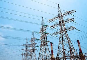  மின் கோபுரத்தில் ஏறியவர் மீட்பு