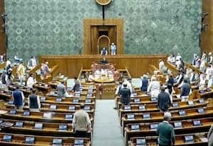  பிரதமரின் பதிலுரைக்கு முட்டுக்கட்டை: கடும் ரகளையால் லோக்சபா ஒத்திவைப்பு