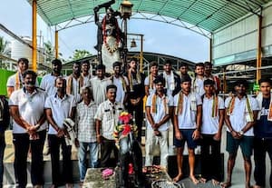  பாதாள செம்பு முருகன் கோயிலில் கிரிக்கெட் அணி வீரர்கள் தரிசனம்