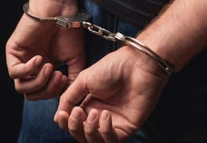  போலீசில் சிக்கிய ரவுடி கூட்டாளியுடன் கைது