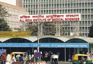  ஈவ் டீசிங்கை தட்டி கேட்ட வாலிபர் நான்கு பேர் கும்பலால் தாக்கப்பட்டார்