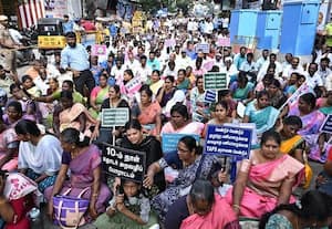  ஊராட்சி செயலர்கள் சென்னையில் போராட்டம்