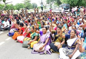  சத்துணவு  ஊழியர்கள் 372 பேர் கைது