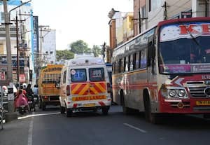  விதிமீறலால் அதிகரிக்கும் நெரிசல்: தளி ரோட்டில் தத்தளிப்பு