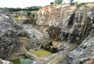 விதிமீறி இயங்கும் குவாரிகளால் வருவாய் இழப்பு   ஆய்வு செய்வதில் அதிகாரிகள் அலட்சியம்