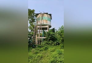  குடிநீர் தொட்டி சேதம் கிராம மக்கள் அவதி